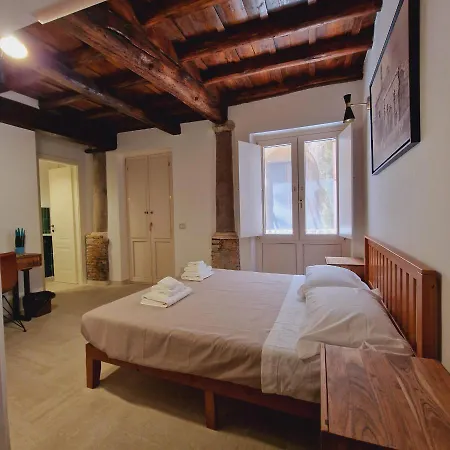 Casina Giubbonari Apartment